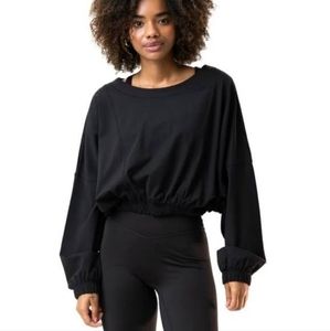 NWT: Midnight Outlander Crew